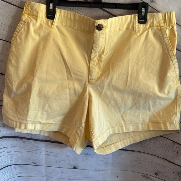 Old Navy Pants - Women’s Old Navy OG Chino Yellow Wash Casual Shorts